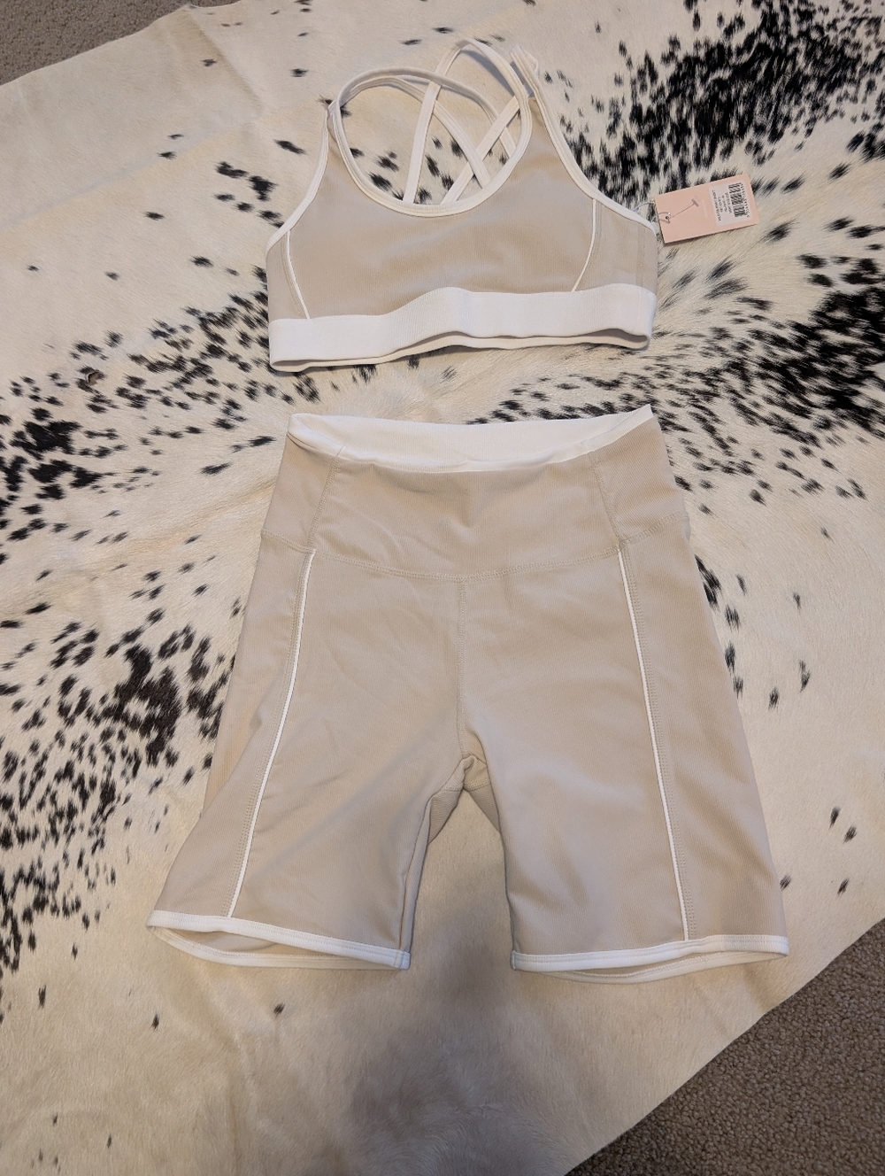 Wilo The Label Two-Piece Active Set - Sports Bra & High-Waist Bike Shorts